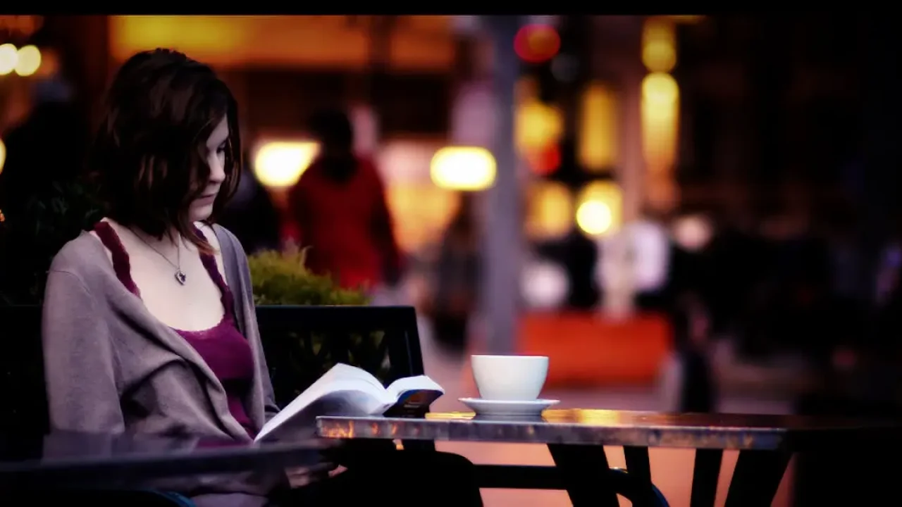 11 Reasons Victoria Aveyard Will Become Your Next Literary Obsession
